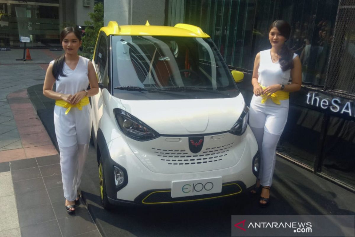 Inilah Wuling E200, kendaraan yang bisa mencari parkir sendiri