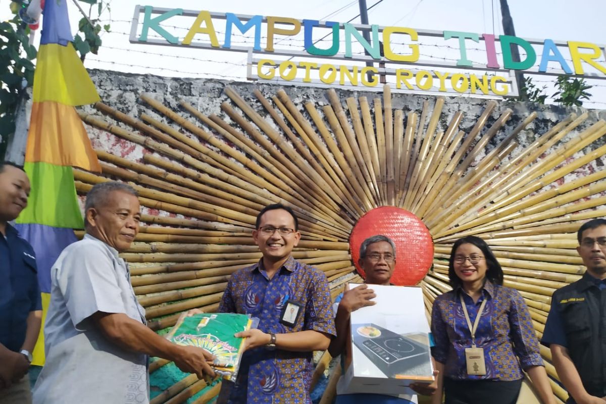 Juara Kampung Terang Berbinar diraih RW 04 Kelurahan Sudimara Timur