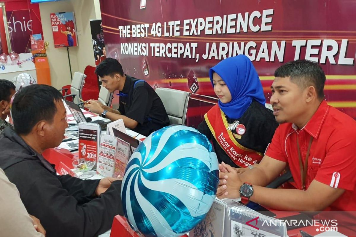 Telkomsel memanjakan pelanggannya di Hari Pelanggan Nasional