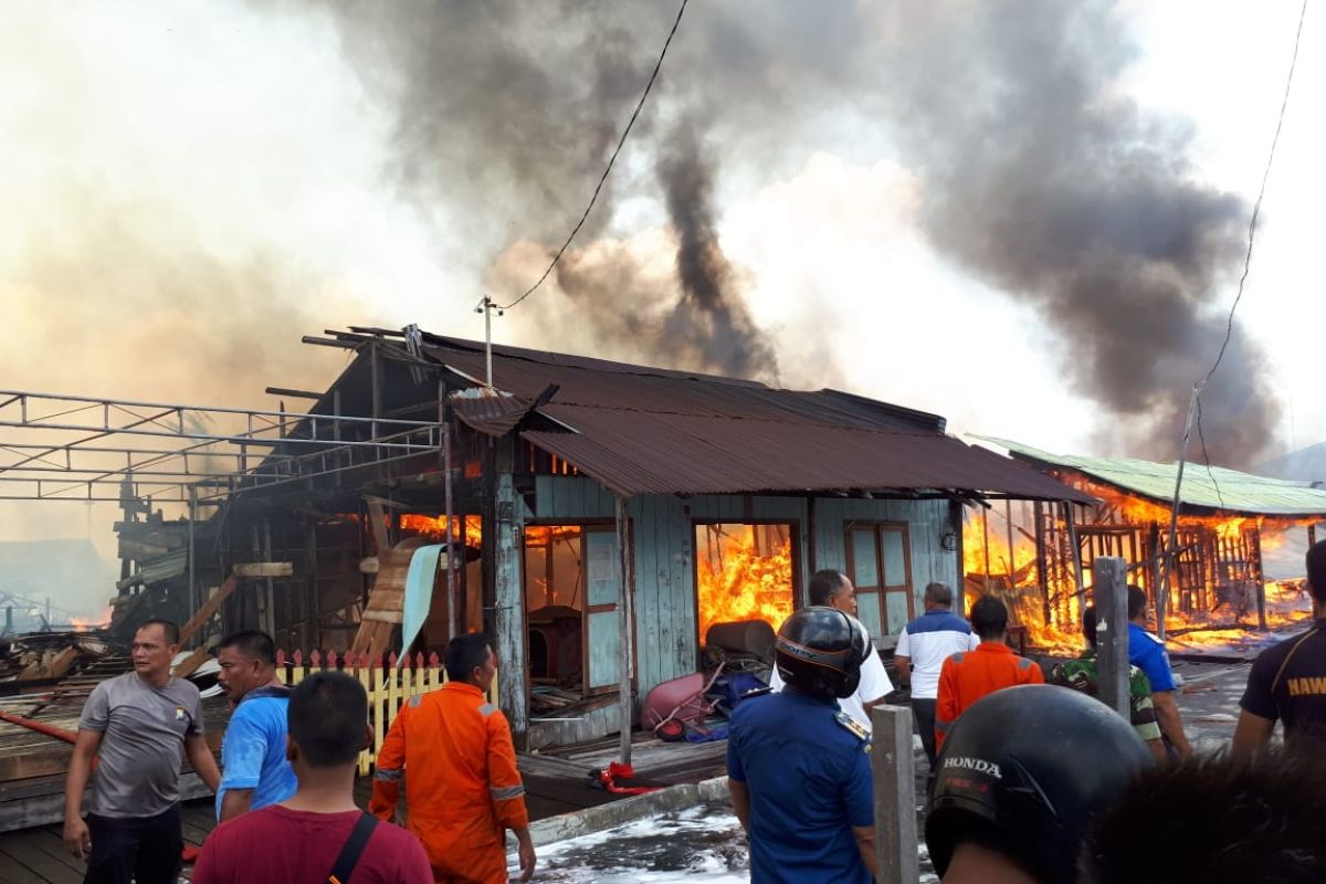 Kampung Tua Penagi terbakar