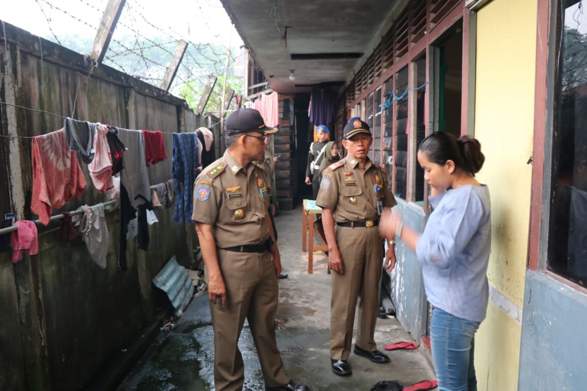 10 orang terjaring razia rumah kos di Pontianak