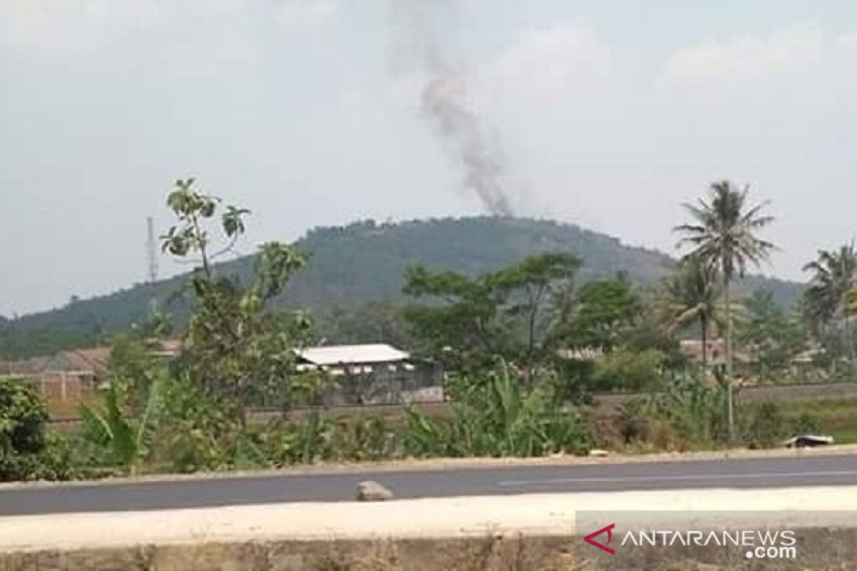 Kebakaran hutan Gunung Sunda Sukabumi capai 10 hektare