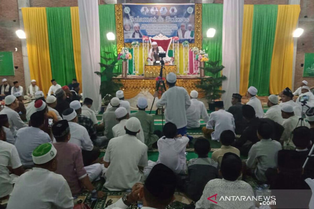 KH Luthfi Bashori Jawa Timur isi ceramah agama di Aceh Utara