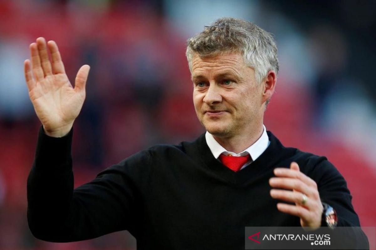 Jangan pecat Solskjaer, kata mantan bek United