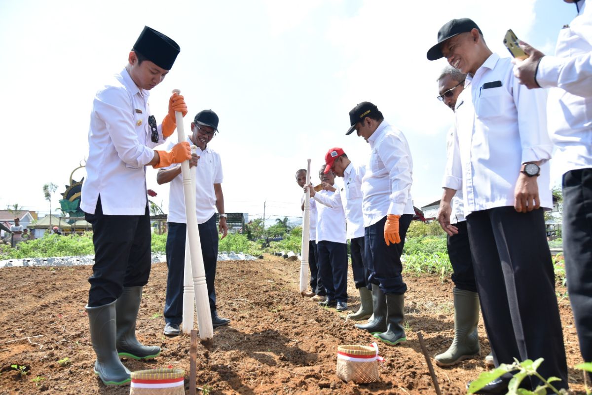 Petani Trenggalek diajak gunakan pupuk organik untuk efisiensi