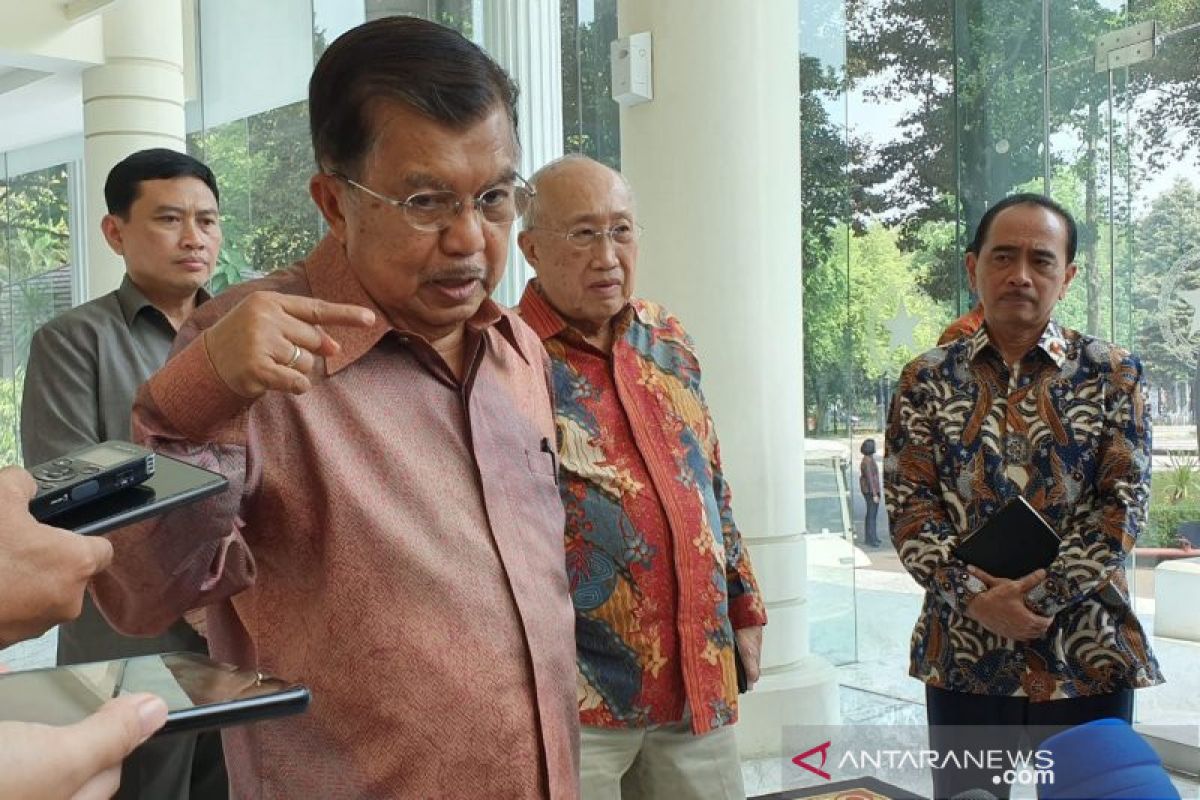 Jusuf Kalla: Kenaikan iuran BPJS tidak sebesar pengeluaran rokok