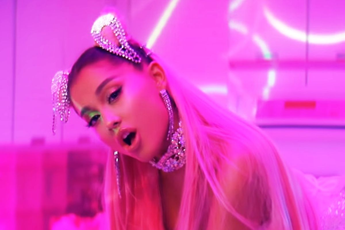 Ariana Grande tuntut Forever 21 karena kemiripan iklan