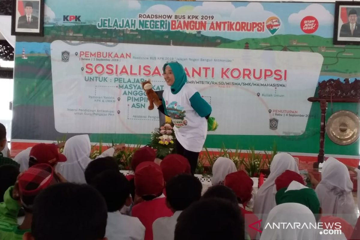 KPK sosialisasikan nilai-nilai antikorupsi kepada pelajar di Lumajang