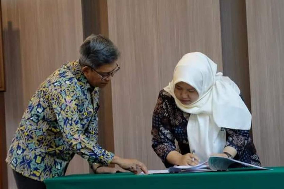 Bupati Muaro Jambi tandatangani penyerahan barang hibah PUPR