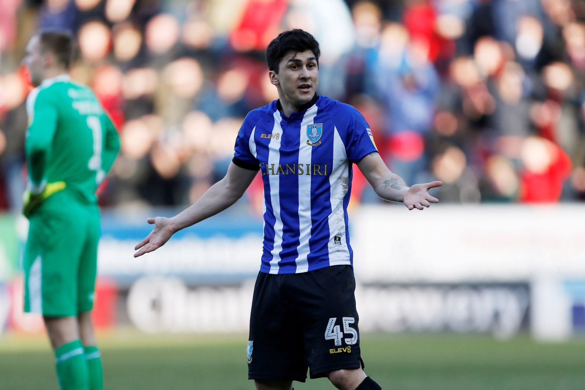 Rasis, Fernando Forestieri dilarang main 6 laga