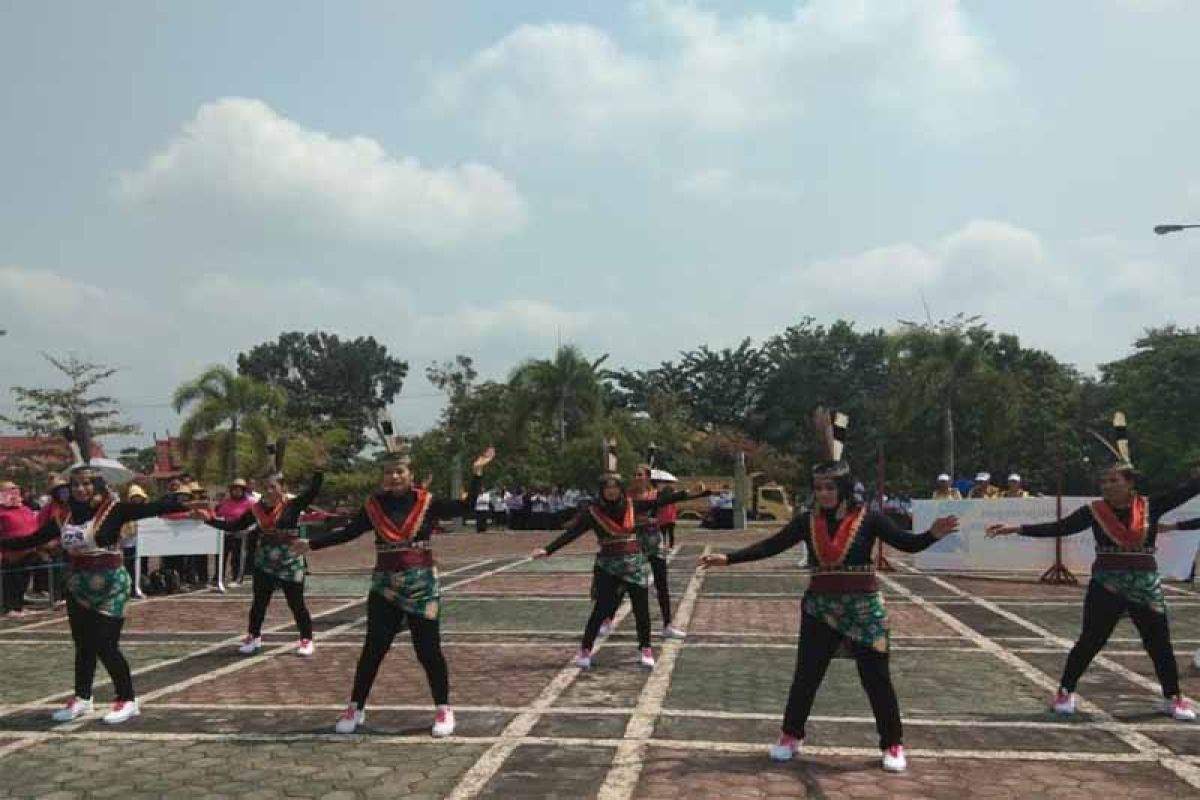 Masukkan budaya Lamandau di senam kreasi 'goyang kaka enda'