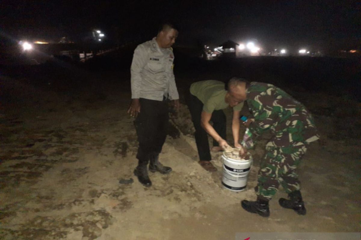 Pemulung di Muarojambi temukan mortir berkarat di dasar Sungai Batanghari