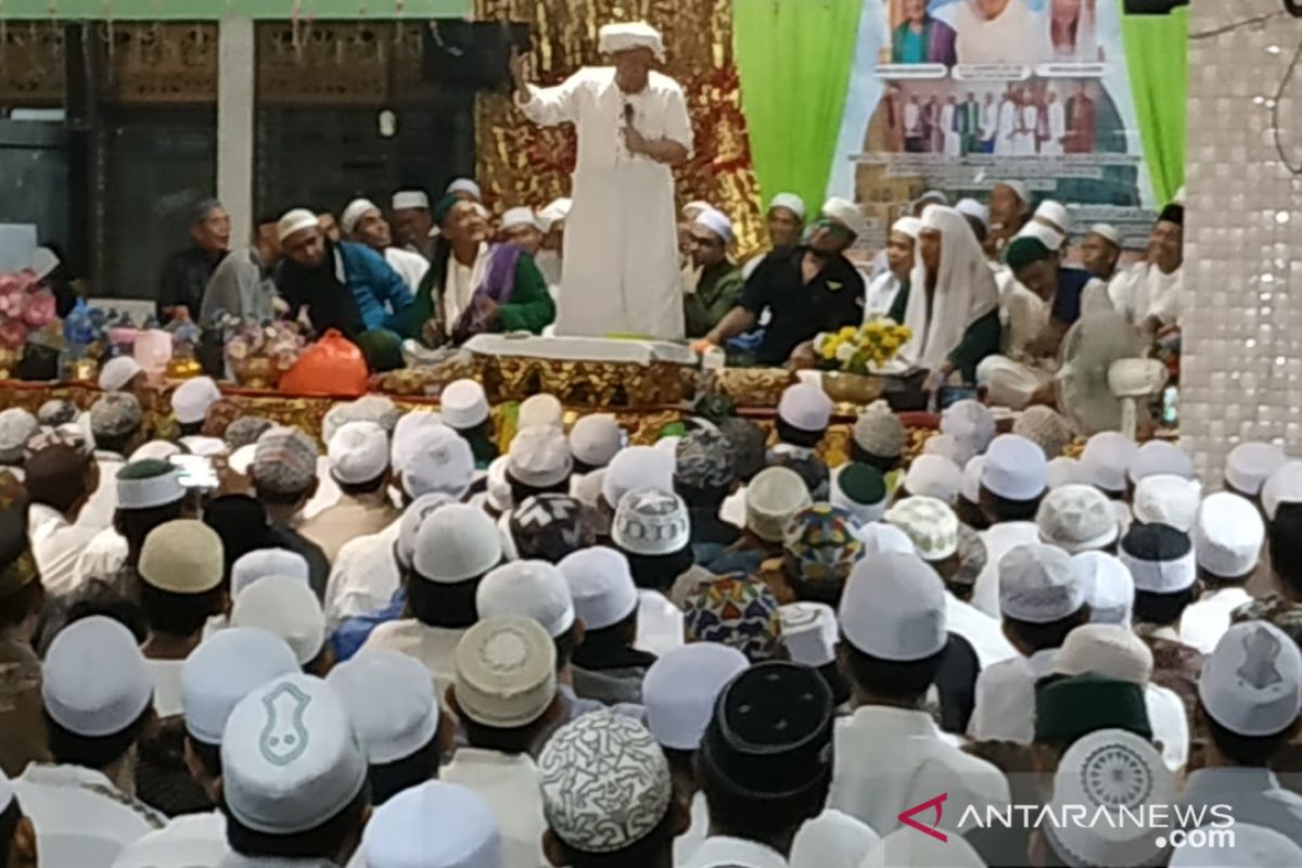 Ribuan jamaah hadiri tabligh akbar Guru Udin di HST