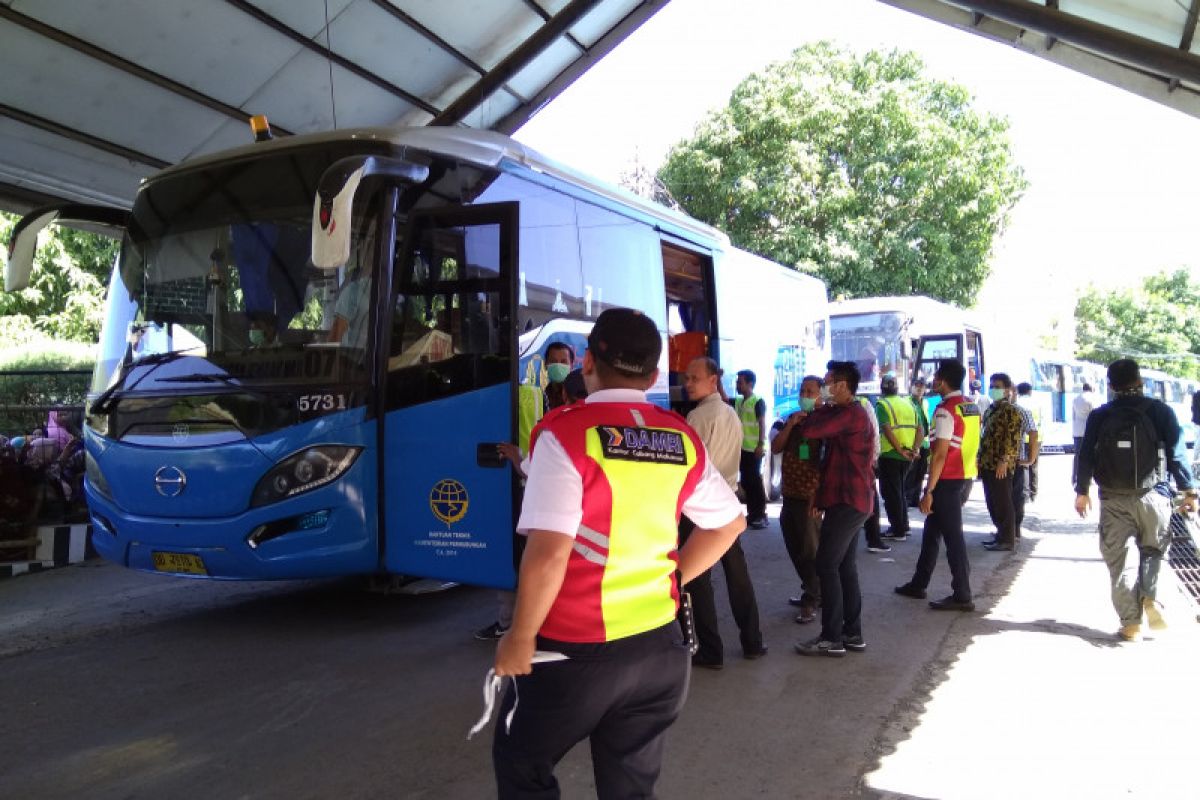 Jamaah haji Kloter 25 asal Sultra tiba di Debarkasi Makassar