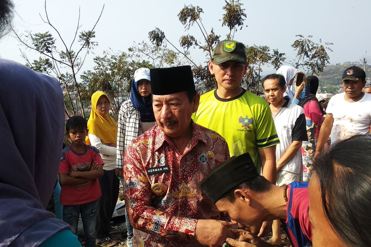 Herman HN tinjau lokasi kebakaran