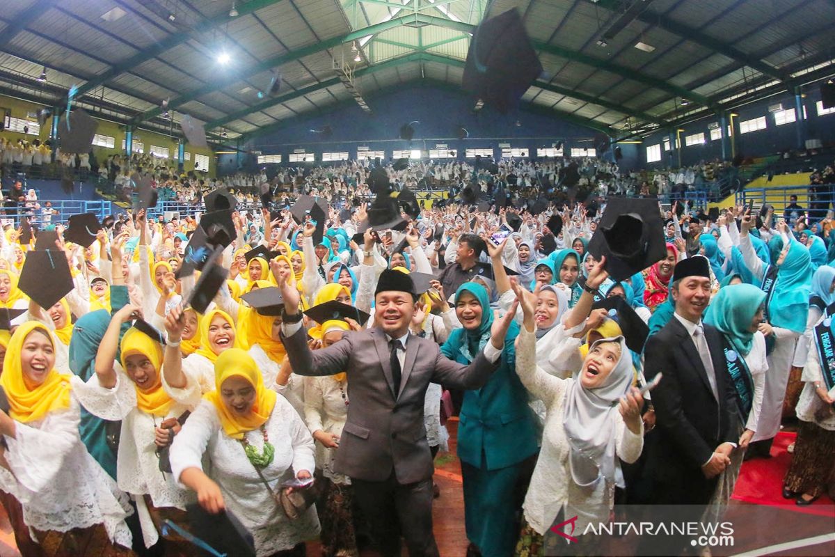 Sekolah Ibu Kota Bogor wisuda 2.010 lulusan