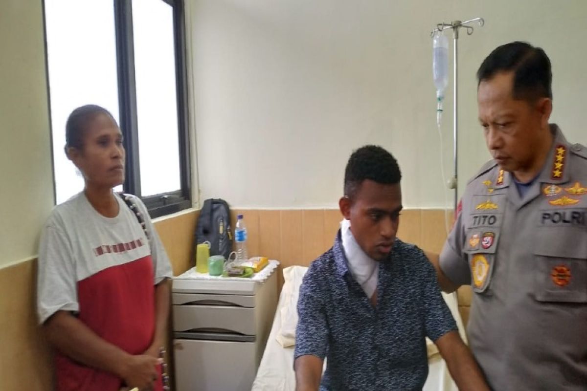 Cerita polisi terkena panah di leher dalam kerusuhan di Papua