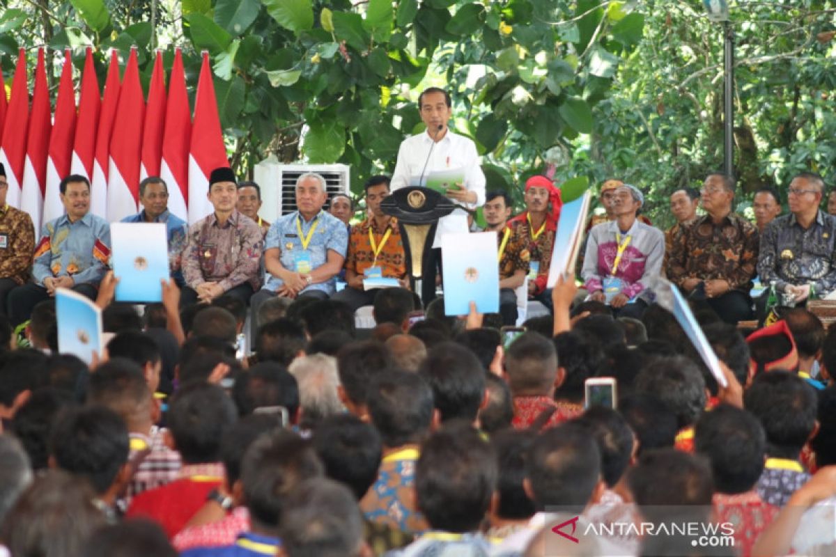 Bupati Landak berterimakasih kepada Presiden terkait Hutan Adat