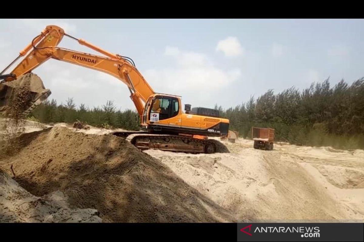 Operator PLTU keruk pasir pantai, BKSDA siapkan langkah hukum