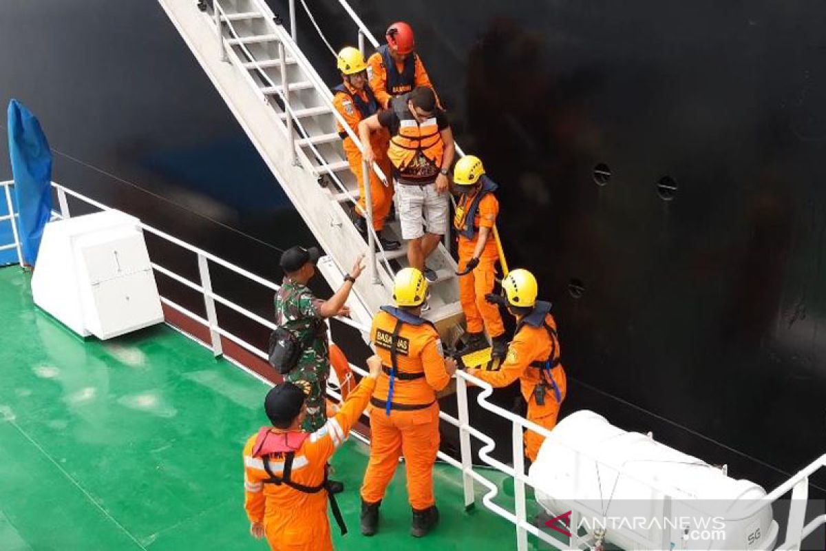 Warga Kroasia dievakuasi dari kapal tanker