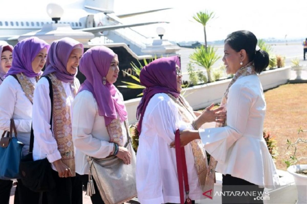Ibu Iriana Joko Widodo ke Jawa Tengah dan DIY. Ada apa?