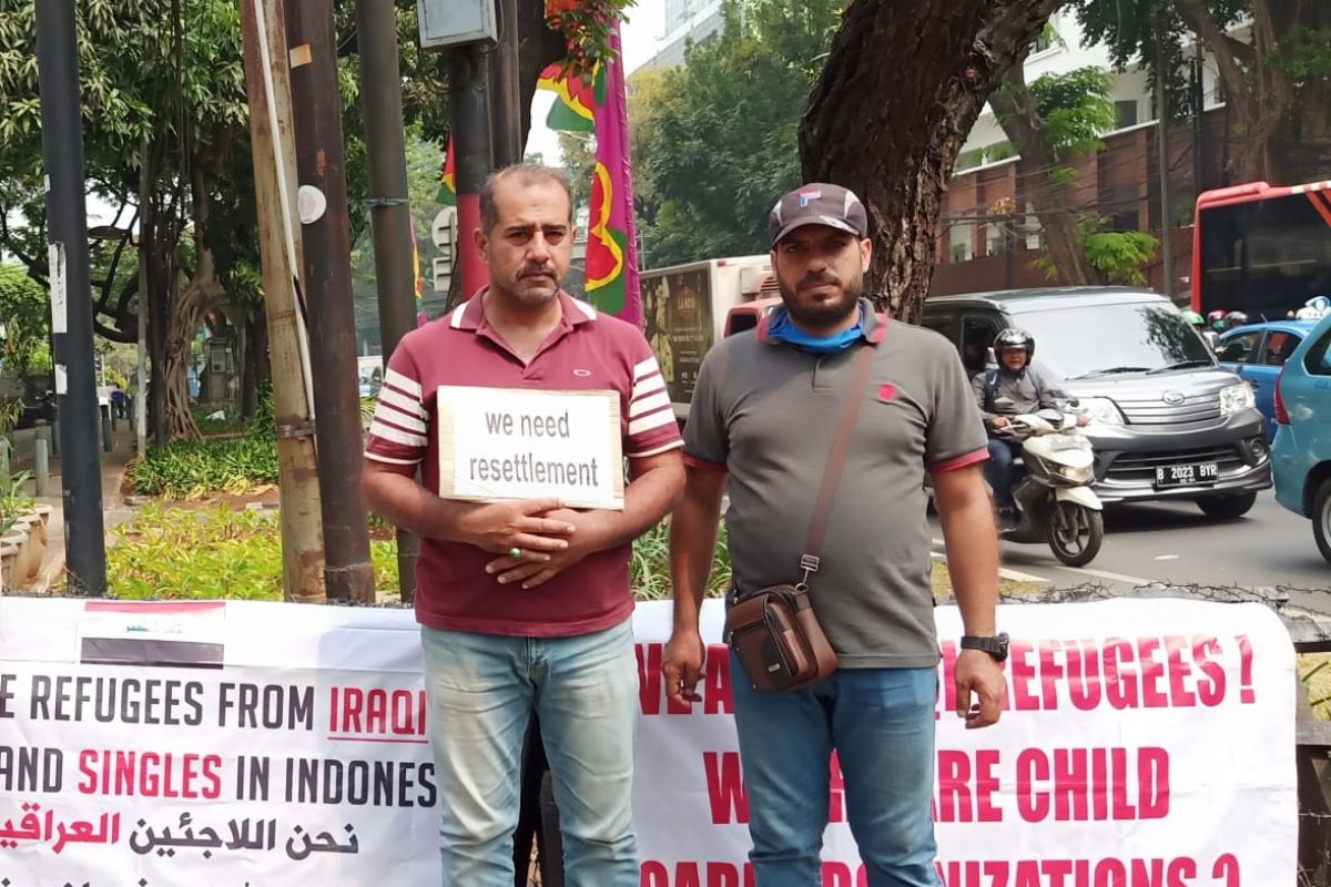 Pencari suaka dari Irak unjuk rasa di depan kantor UNHCR