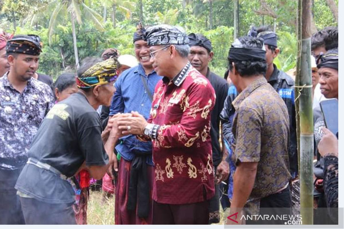 Bupati Lutim segera rampungkan jalan ke lokasi upacara Ngaben