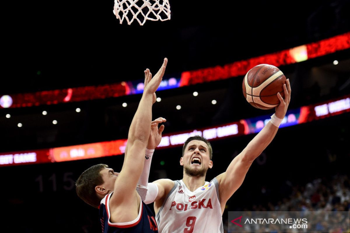 Polandia lanjutkan catatan sempurna, atasi Rusia 79-74