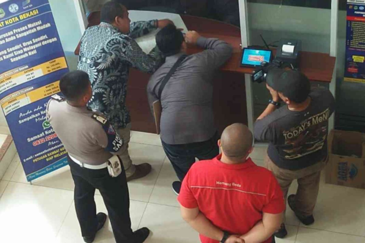 Samsat Kota Bekasi dapat apresiasi Ombudsman tentang perbaikan layanan