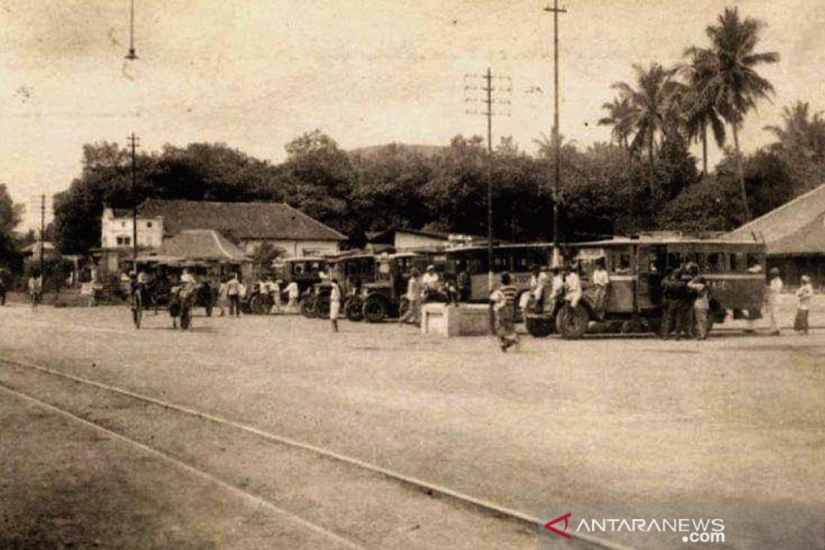 Telaah - Stasiun-Pasar-Terminal Kota Magelang, dulu dan yang akan datang