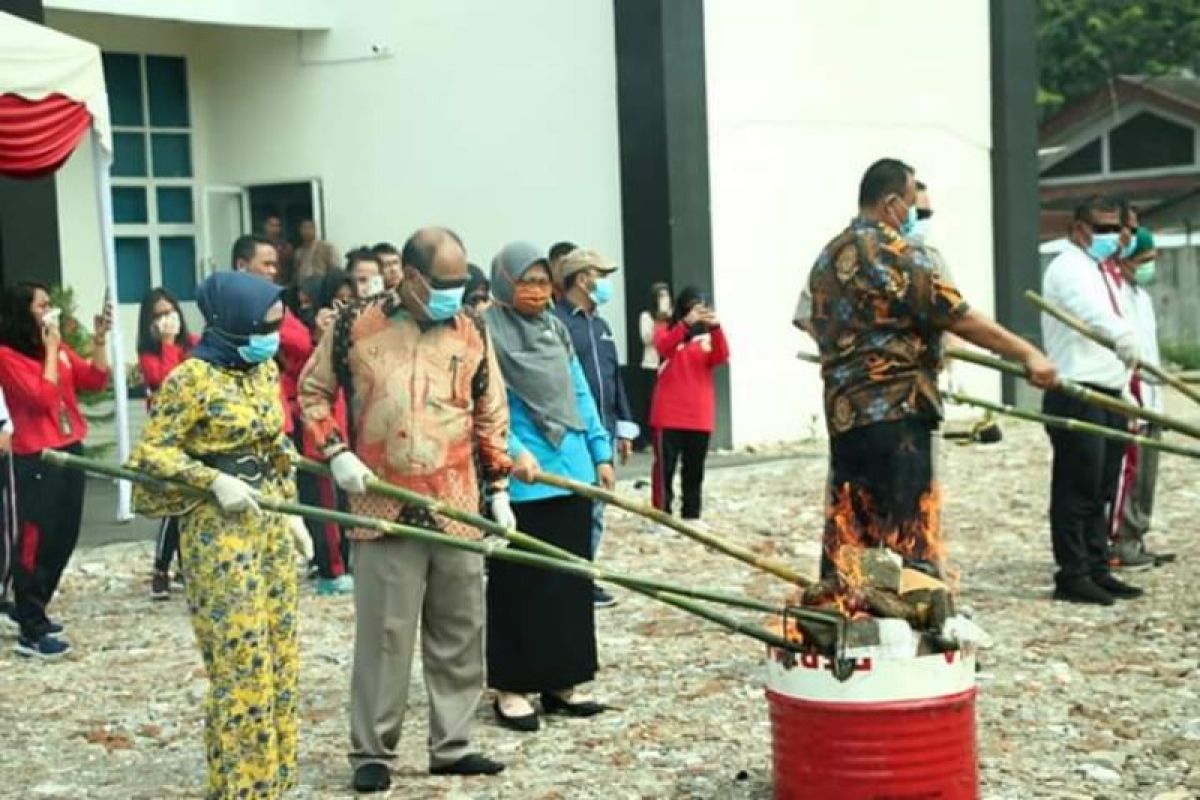 Wali Kota ajak masyarakat bersihkan lingkungan dan keluarga dari narkotika