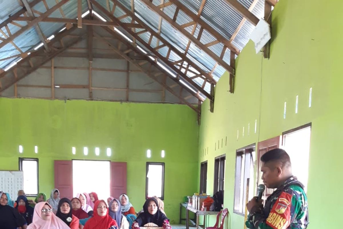 Babinsa sosialisasikan pencegahan karhutla di Gorontalo Utara