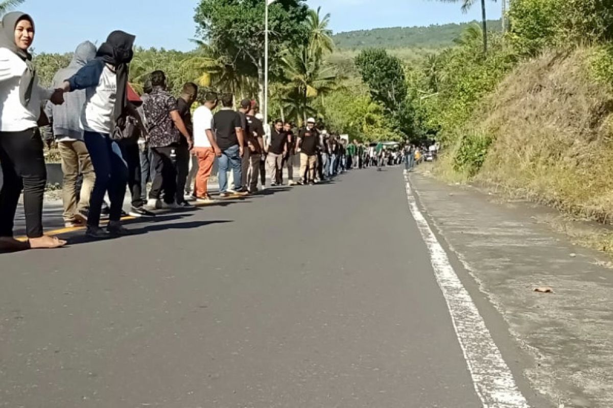 Puluhan ribu warga Ternate ikut Kololi Kie