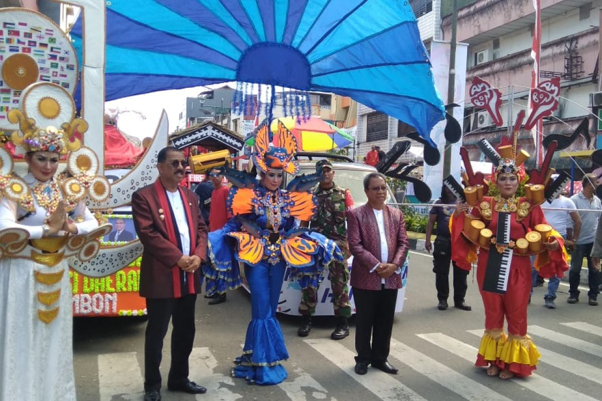 Amboina musik karnaval jelang HUT kota Ambon sedot perhatian warga