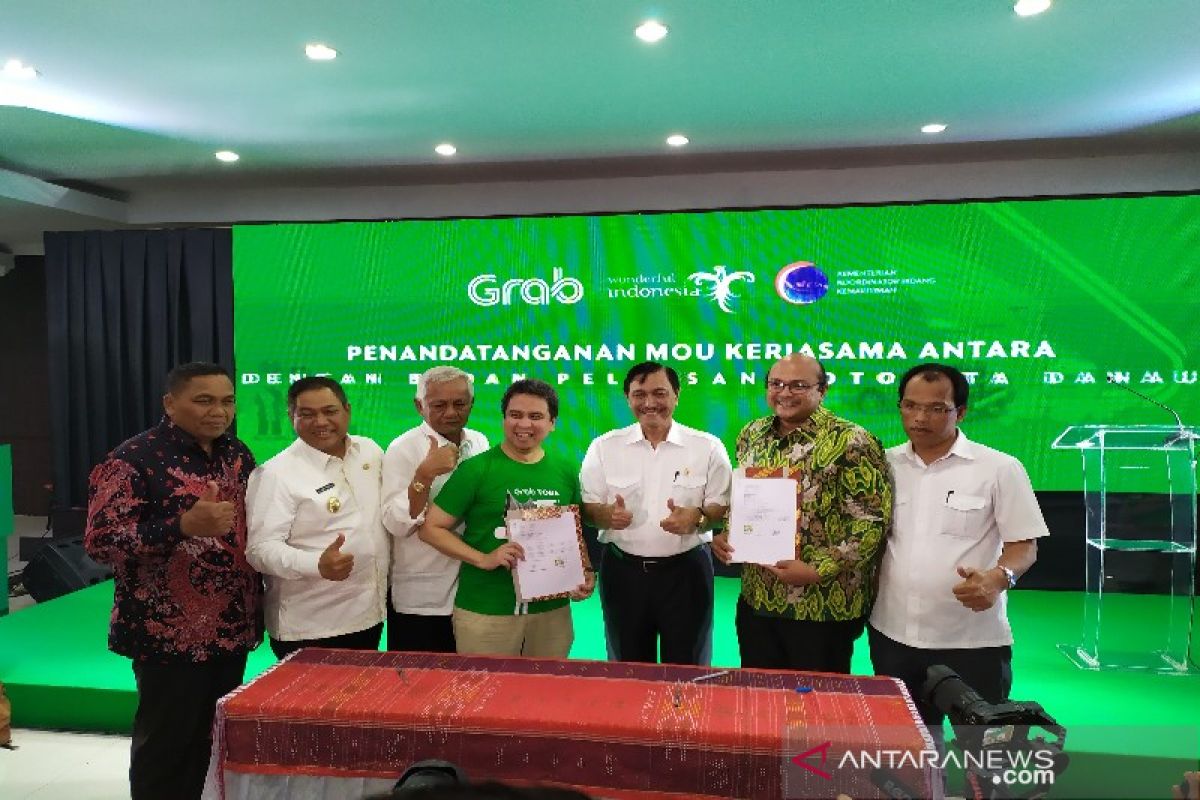 Menko Luhut nilai operasional Grab dukung duniakan wisata Danau Toba