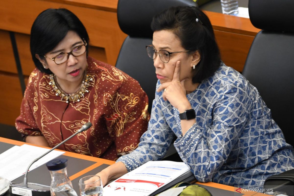 Ekonom Satria Sambijantoro proyeksikan defisit anggaran akhir 2019 sebesar 2,1 persen PDB