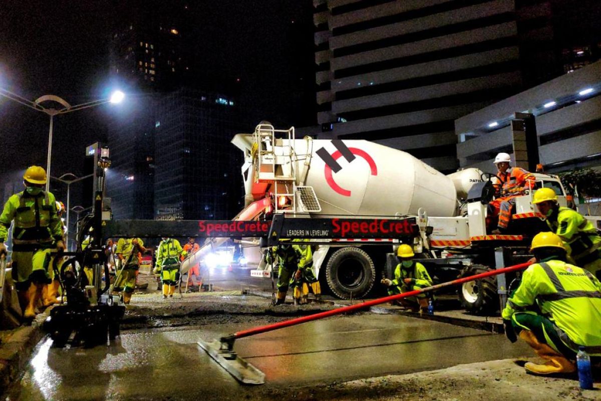 DKI Jakarta gandeng Semen Indonesia perbaiki jalur transjakarta dengan beton cepat kering