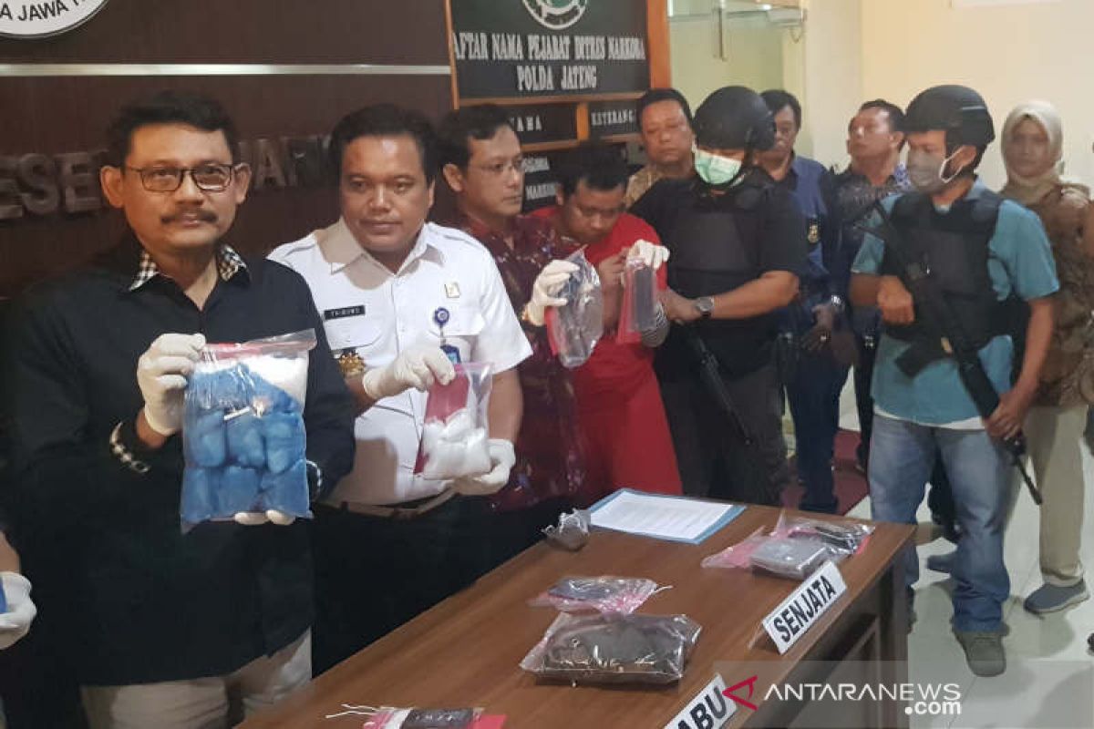 2,2 kg sabu-sabu dari jaringan pengedar di Solo diamankan