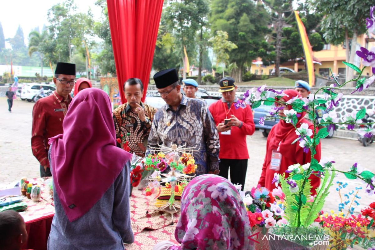 Gedung promosi oleh-oleh Kabupaten Solok masih tahap pengembangan