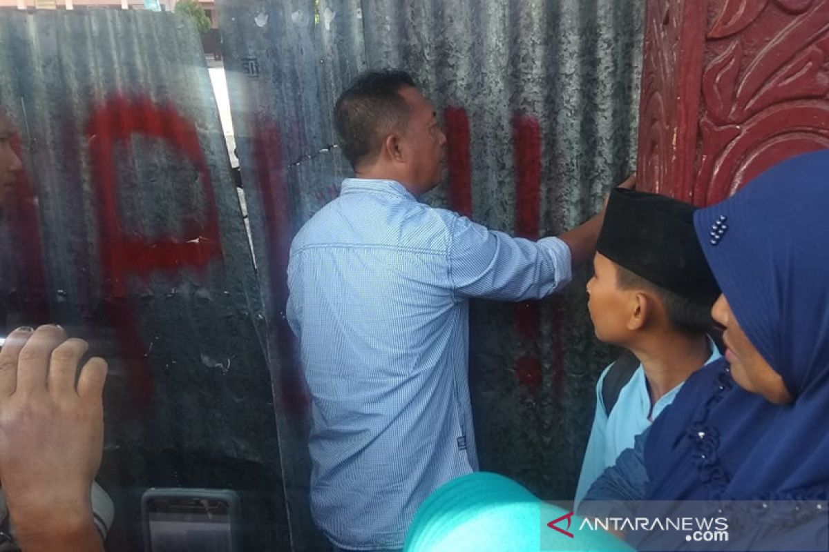 Segel SDN 62 Kota Bengkulu akhirnya dibuka