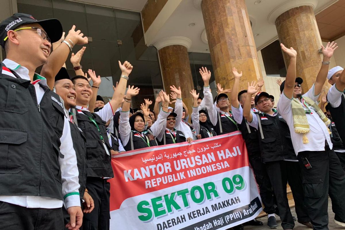 Jamaah haji kloter terakhir tinggalkan Mekkah,  geser ke Madinah