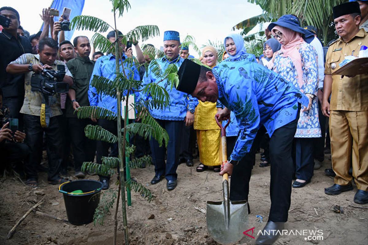 Gubsu kunjungi Desa Sisumut Labusel