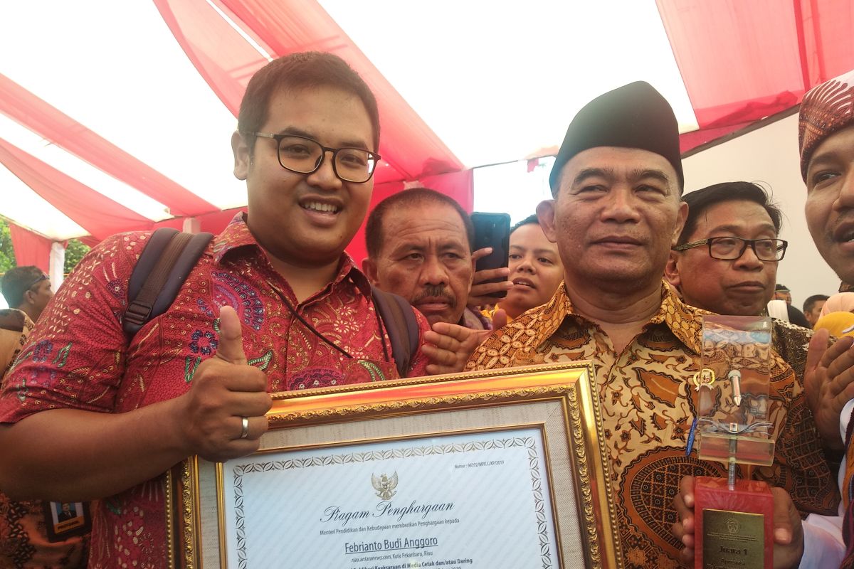 Wartawan ANTARA raih penghargaan lomba jurnalistik Hari Aksara 2019