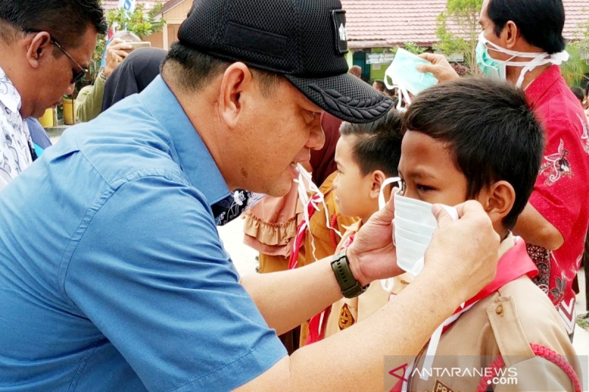 Ribuan masker untuk lindungi pelajar Sampit dari ISPA