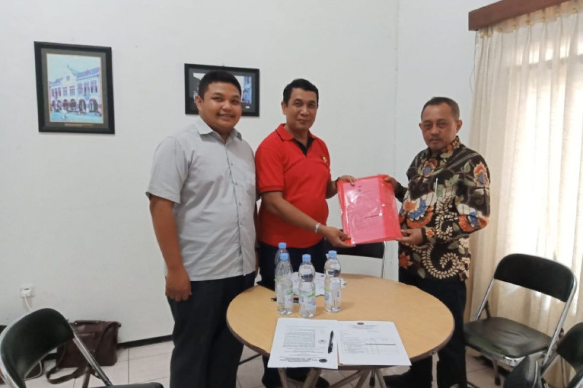 Armudji ambil formulir pendaftaran Cawawali Surabaya di PDI Perjuangan