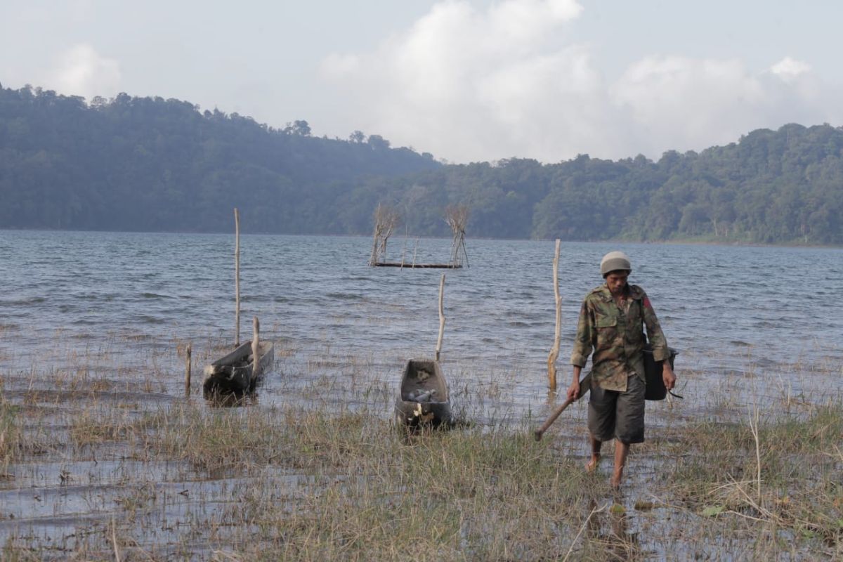 Tangkapan ikan nelayan di Danau Tamblingan menurun