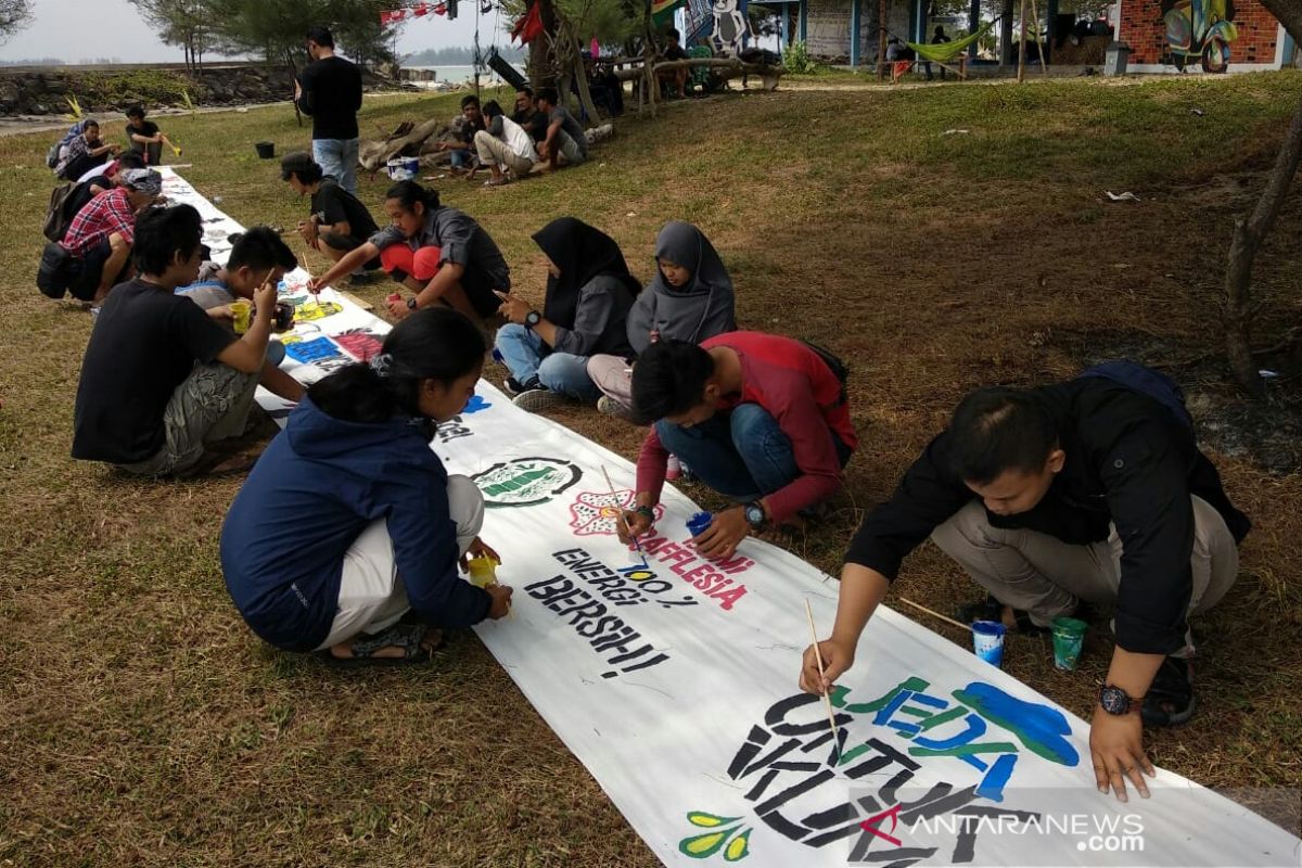 Komunitas Fossil Free Bengkulu dorong pengembangan energi terbarukan