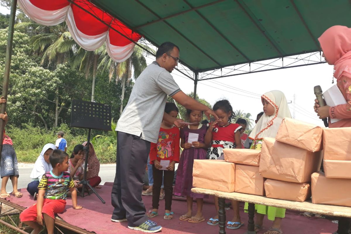 Ratusan warga Kelurahan Sinarbaru ikuti lomba tradisional HUT ke-74 RI
