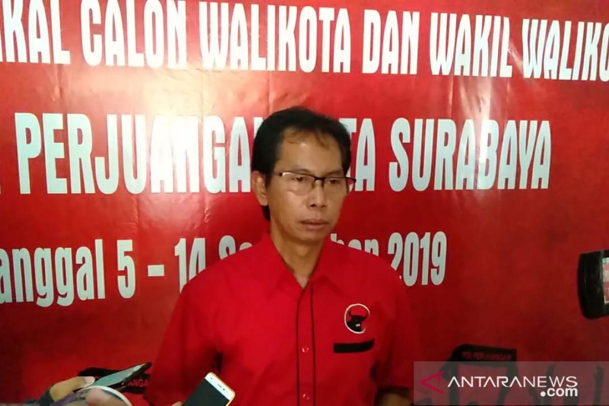 Tiga kandidat ambil formulir pendaftaran bacawali Surabaya di PDIP