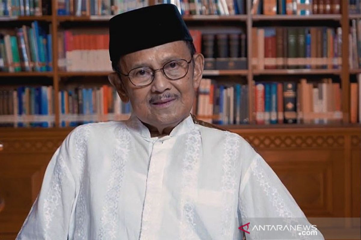 Kesehatan BJ Habibie mulai stabil